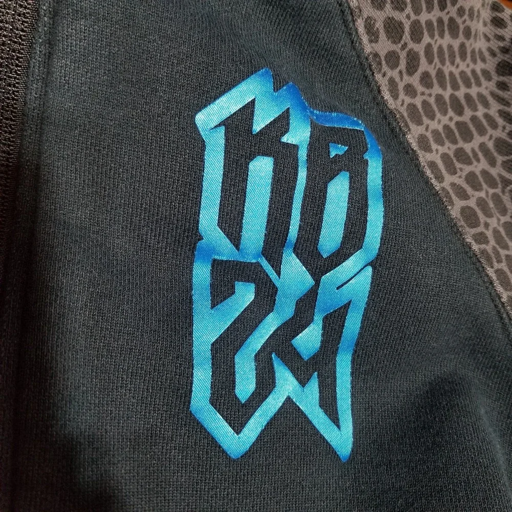 Nike Hoodie Men Small Kobe Bryant Mamba KB 24 2011‎ Lakers Snakeskin Sweater